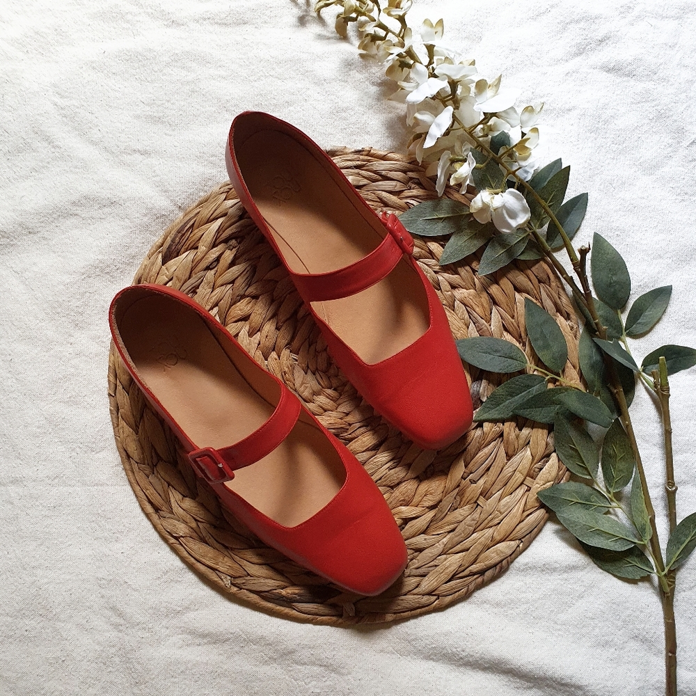 Zou Xou | ZX x InStyle Eugenia Flat in Badass Red, EU 42